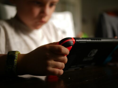 5 Video Game and Screen Time Cautions that May Relate to OCD 1